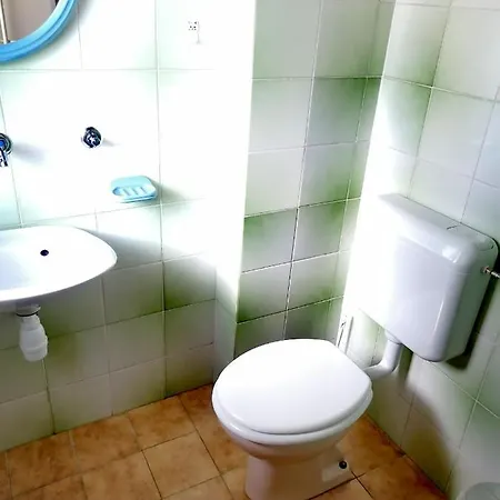 V&n, Apartman *